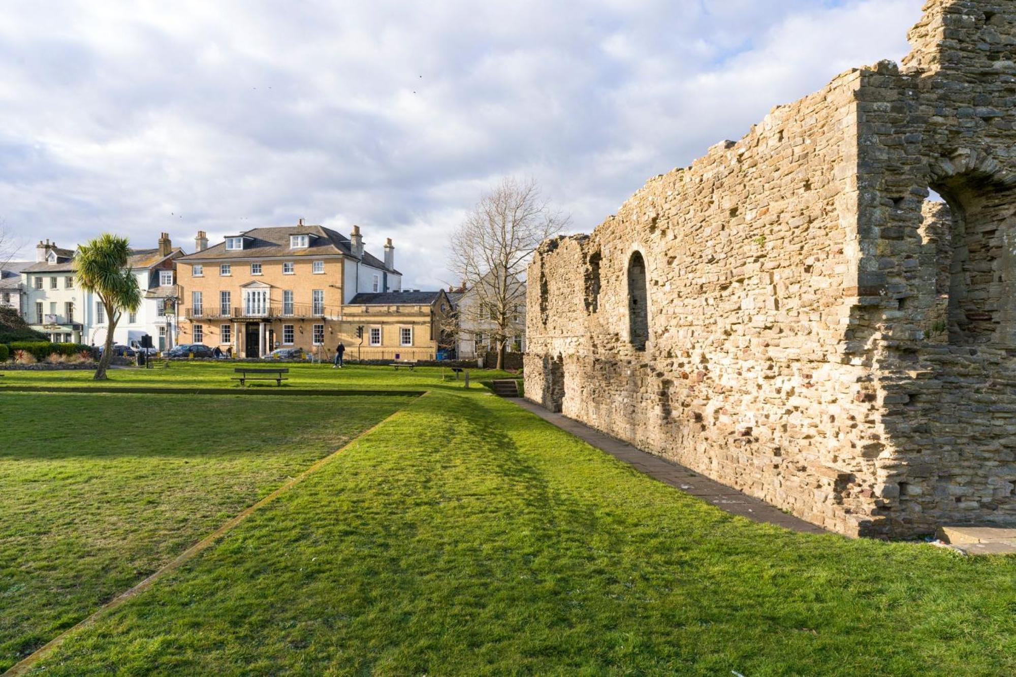 Отель The Kings Arms Христчёрч Экстерьер фото